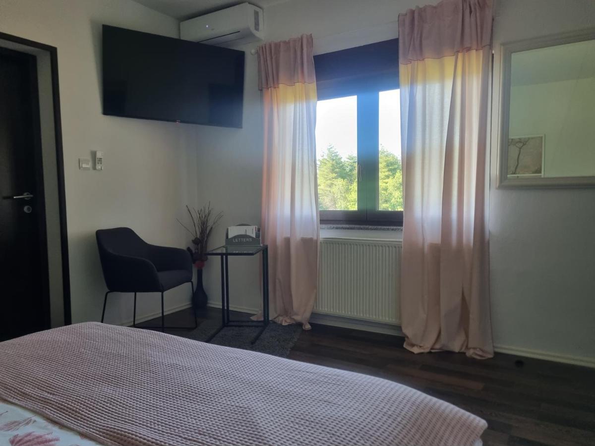 4 Seasons Guest House Rakovica Luaran gambar